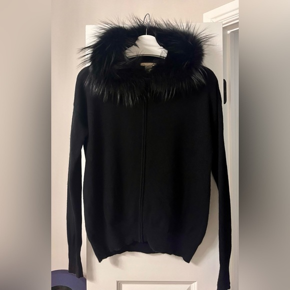 Amicale Cashmere Black Cardigan with real foxFur Collar